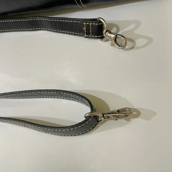 Wilsons Black Leather Travel Tote Snake Embossed Tag Adjustable Straps EUC - Picture 9 of 14